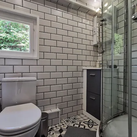 A 10 Minutes De Reims * Prouilly